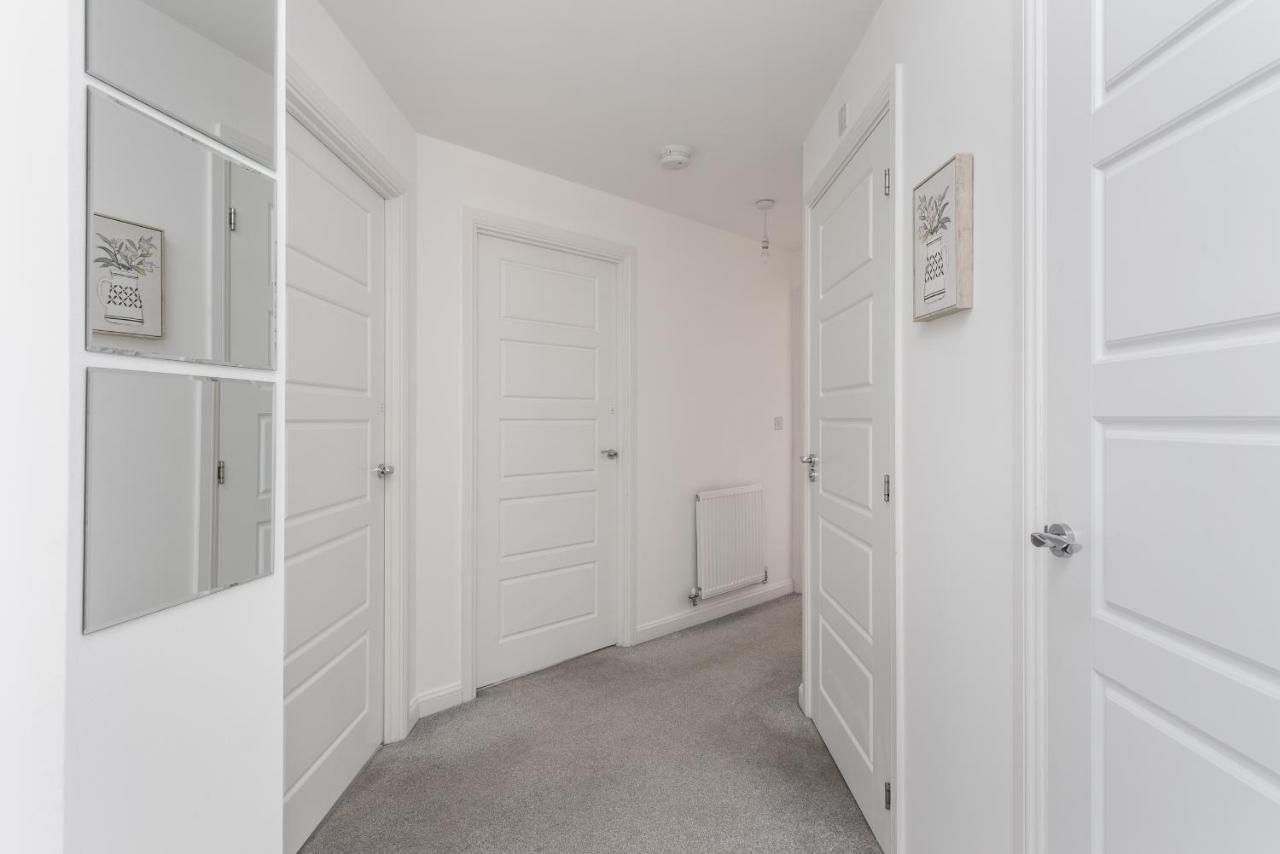 Two Bedroom Apartment - Milton Keynes By Aryas Properties Broughton  Eksteriør bilde