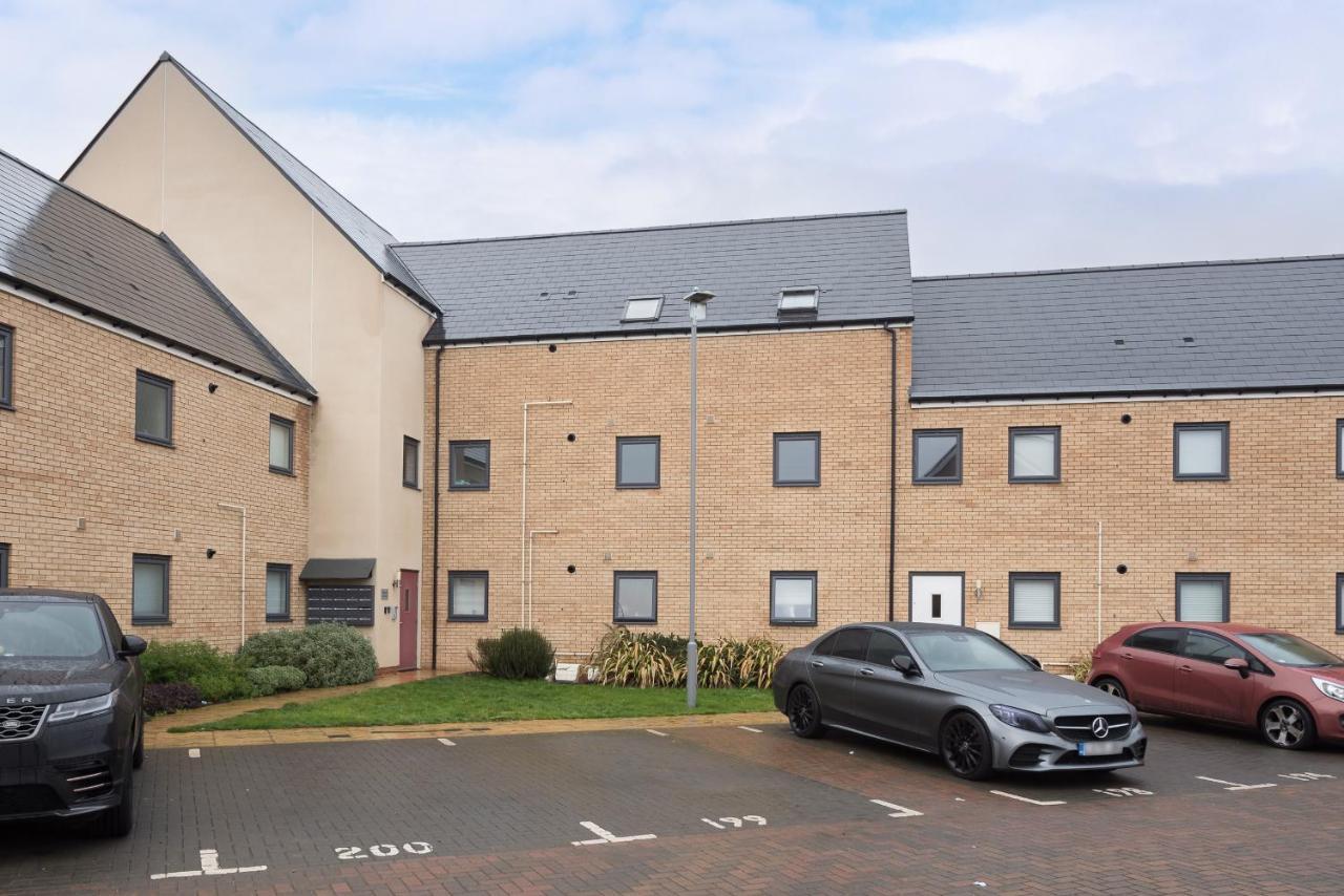 Two Bedroom Apartment - Milton Keynes By Aryas Properties Broughton  Eksteriør bilde